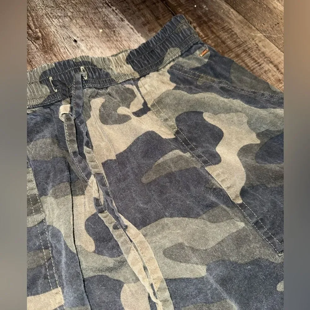 Victoria's Secret PINK Green Camouflage Joggers Pants Women’s XS - Picture 2 of 4